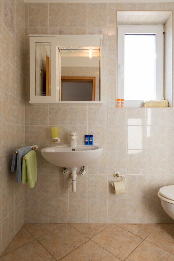 Sun House Apartments Bol Bagian luar foto
