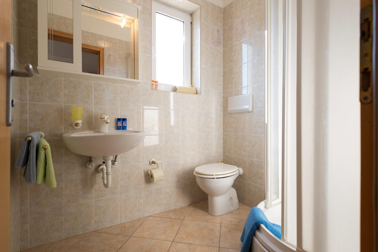 Sun House Apartments Bol Bagian luar foto